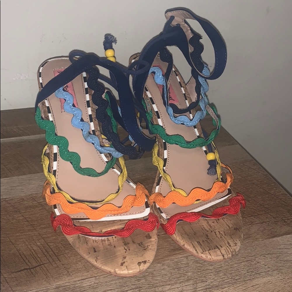 Betsy Johnson Rainbow Straps. Size 8.5. - Picture 2 of 3